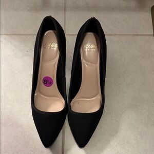 Jones New York Black Pointed Toe Heels